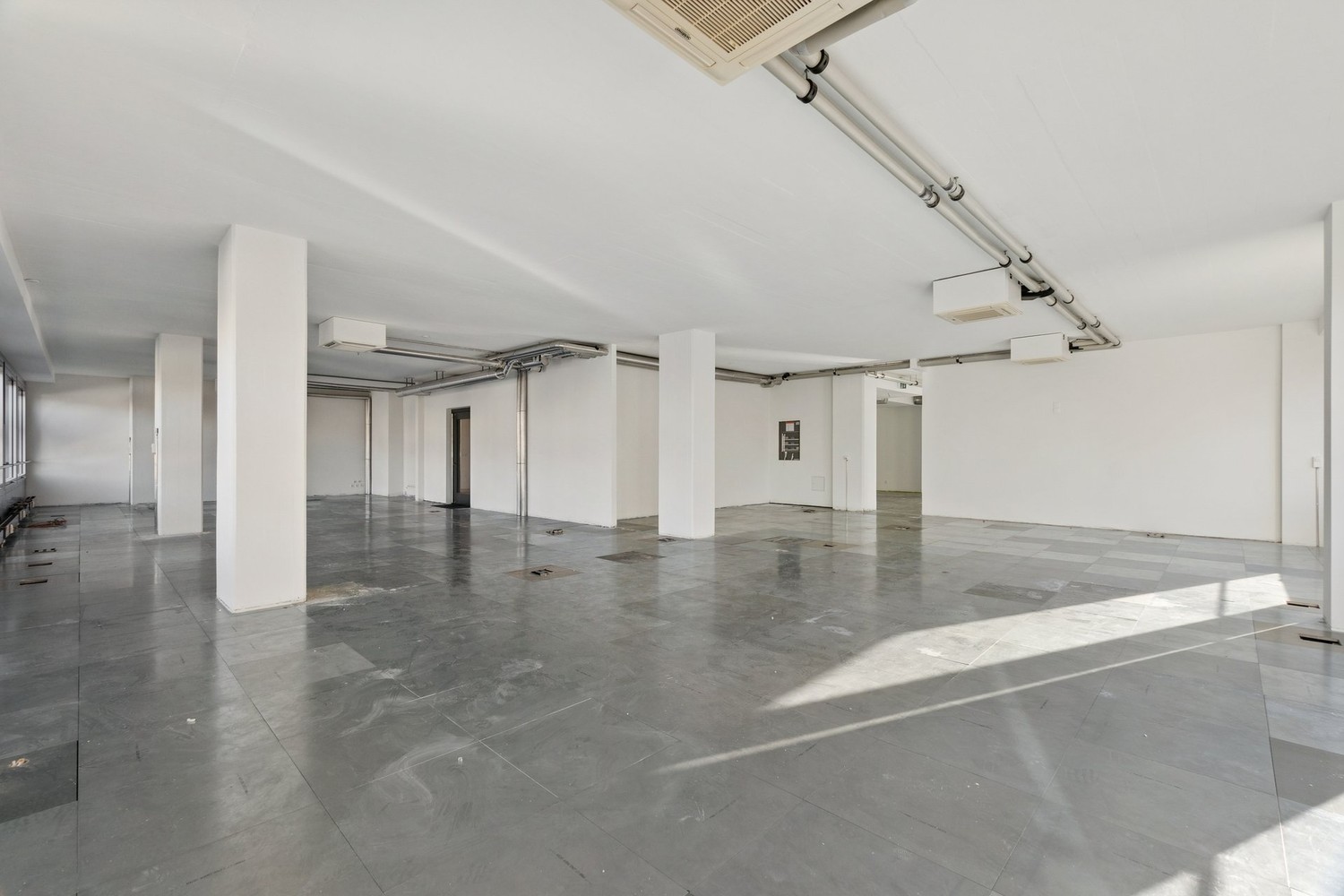 194m² office