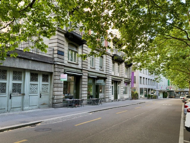390m² restaurant