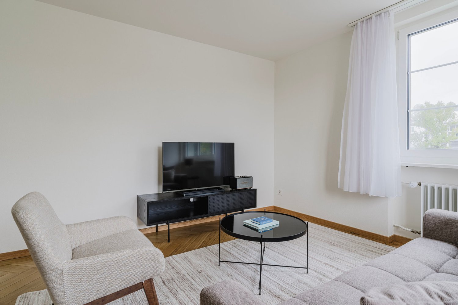 2 rooms furnished flat