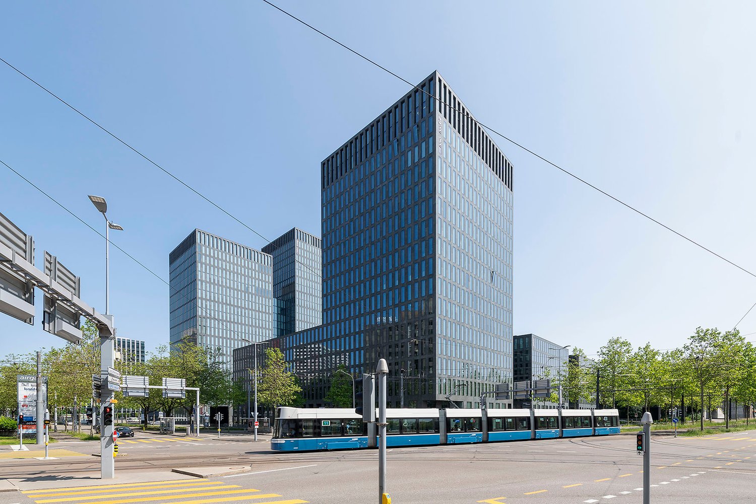 254m² coffeehouse