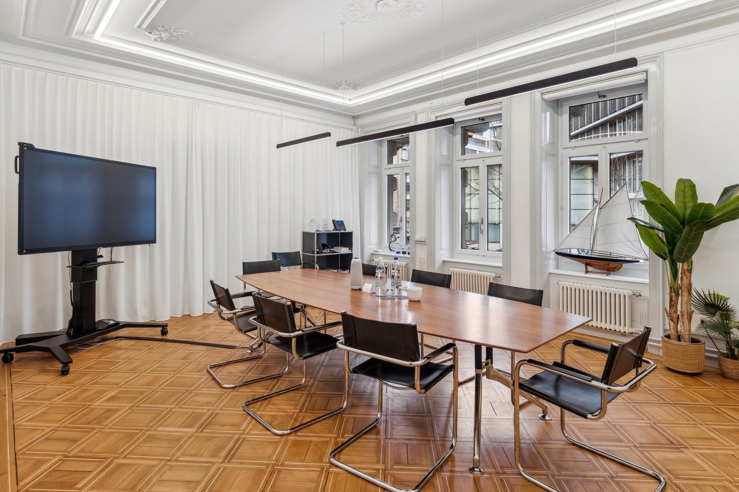 132m² office