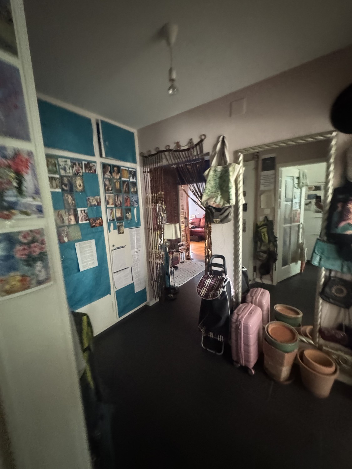 2 ½ room apartment","description":"2.5 room apartment, some furniture can be taken over."}