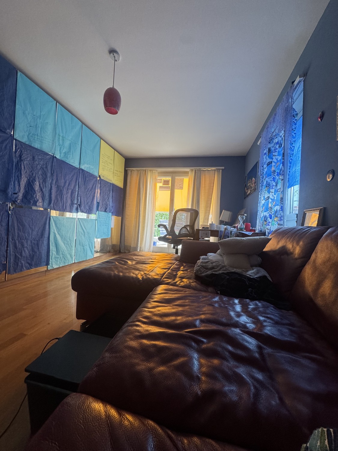 2 ½ room apartment","description":"2.5 room apartment, some furniture can be taken over."}