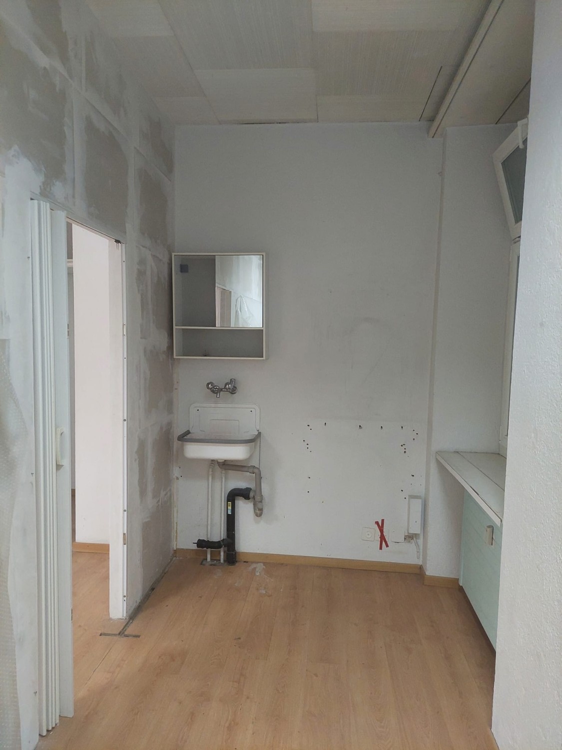 63m² commercial