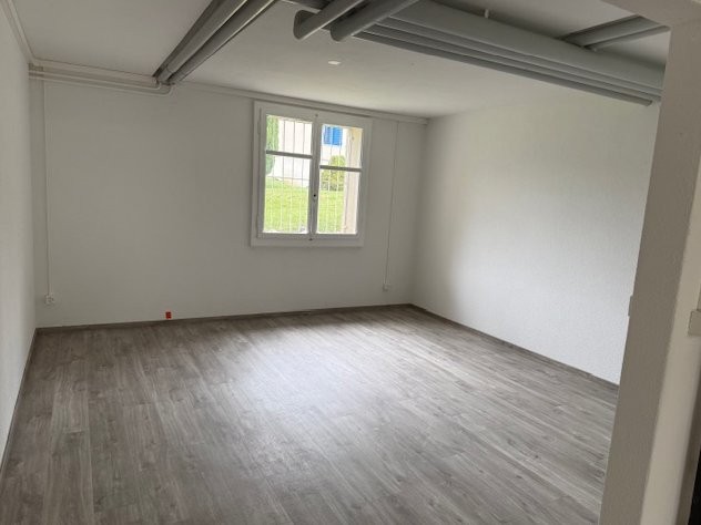 87m² commercial