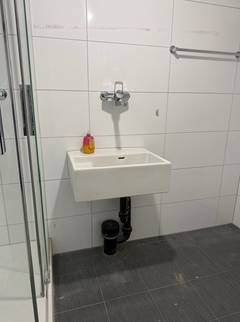 87m² commercial
