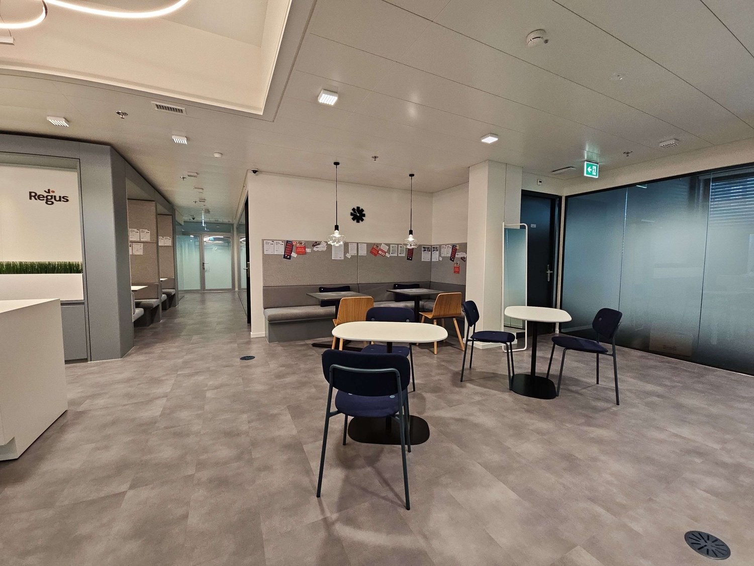 60m² office