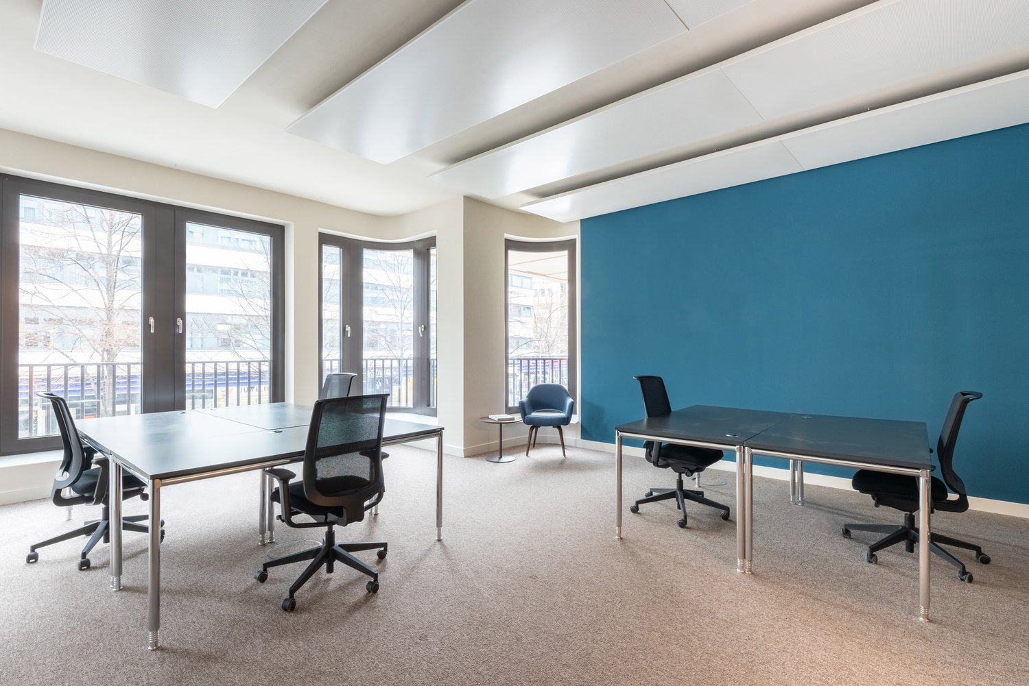 60m² office