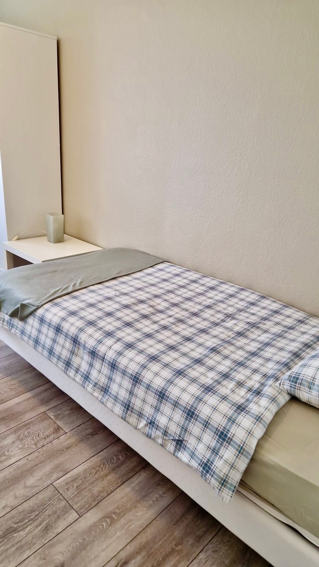 1 room single room