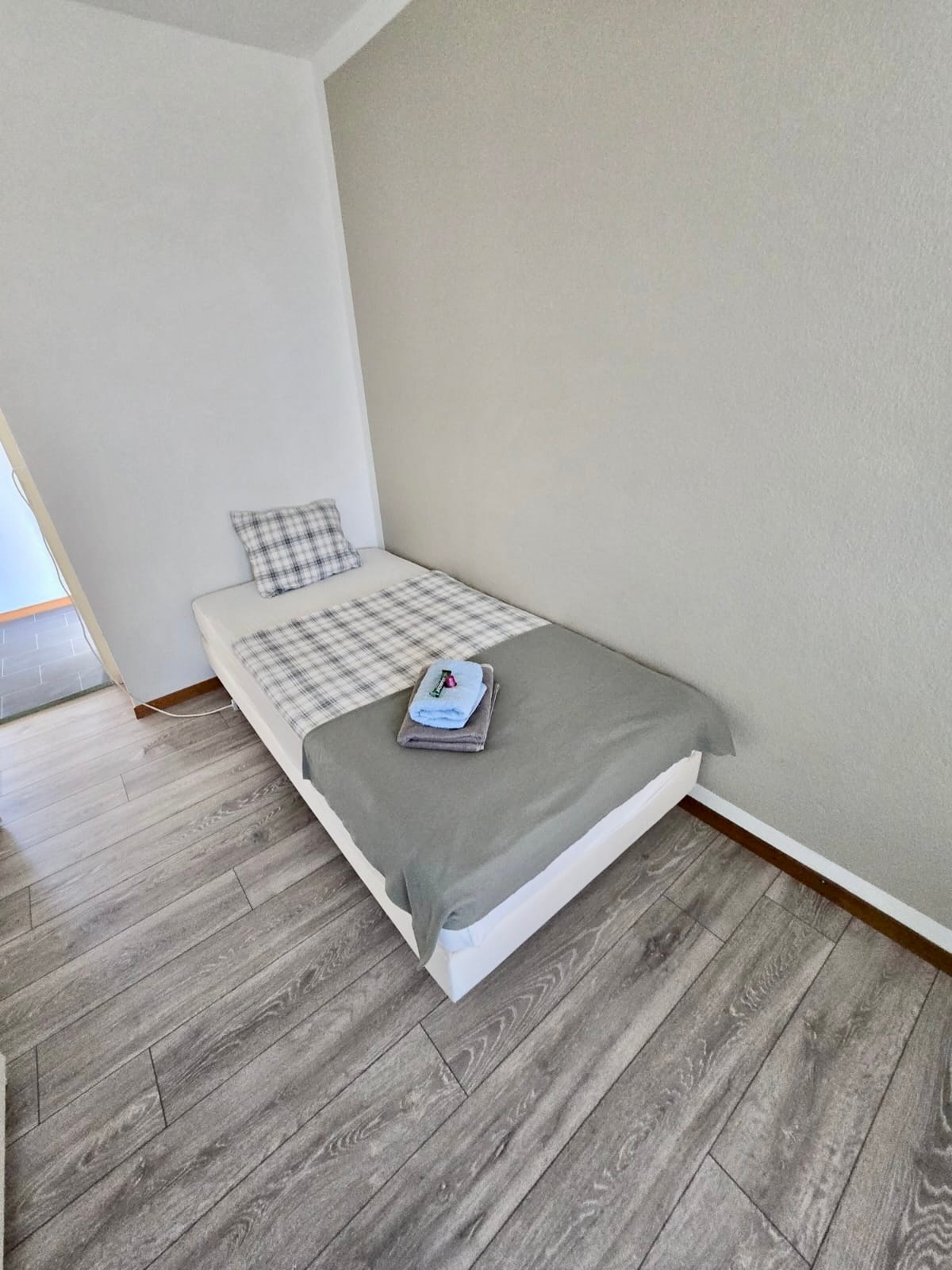 1 room single room