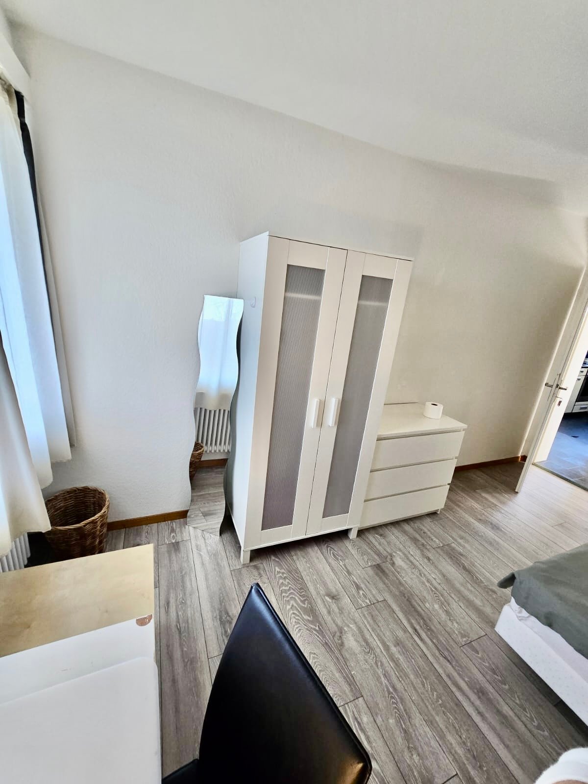 1 room single room