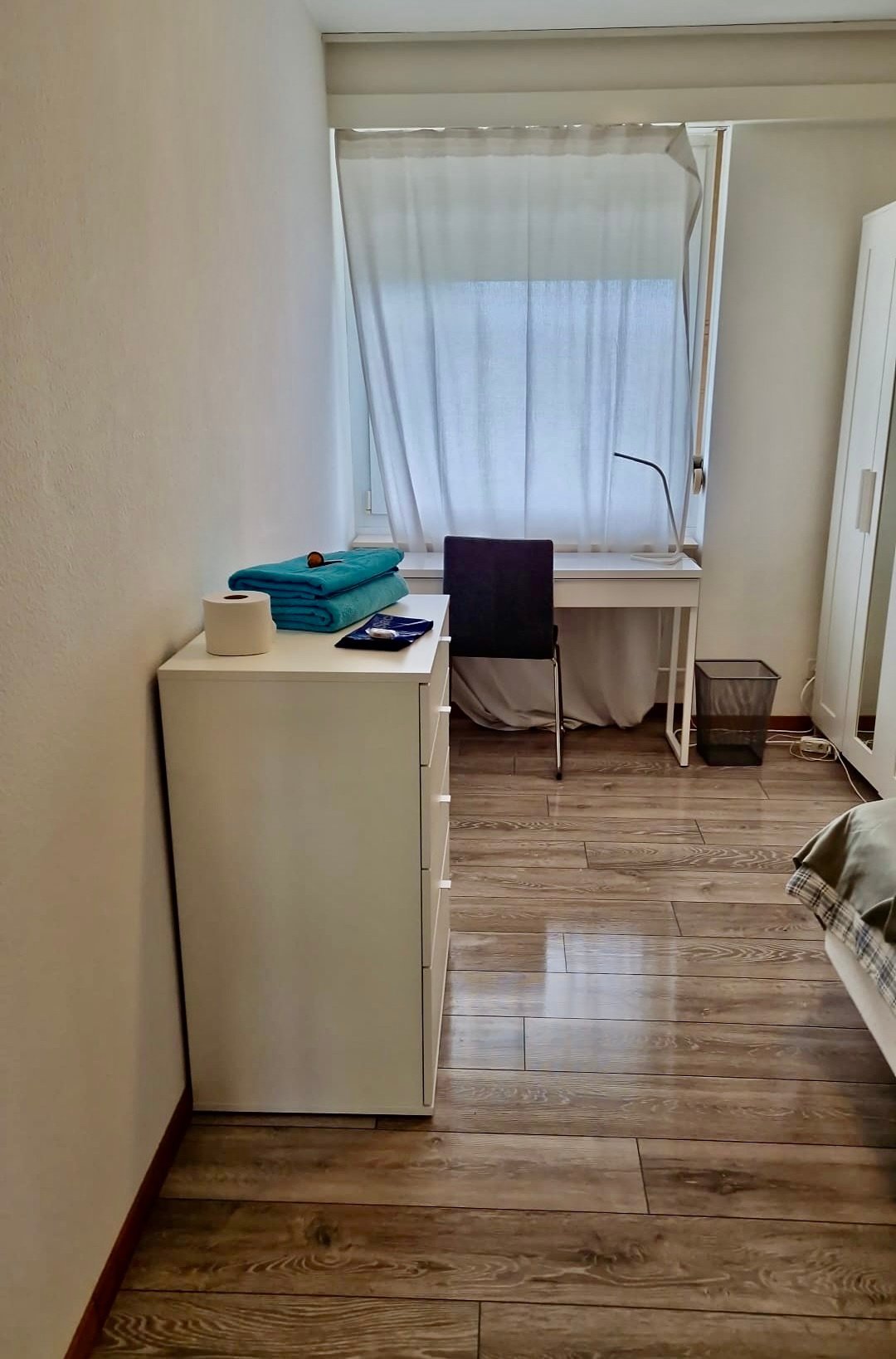 1 room single room