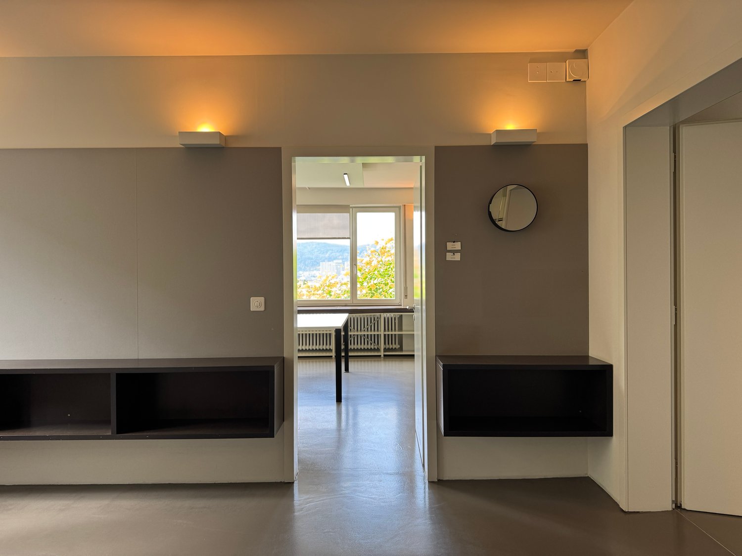 212m² office
