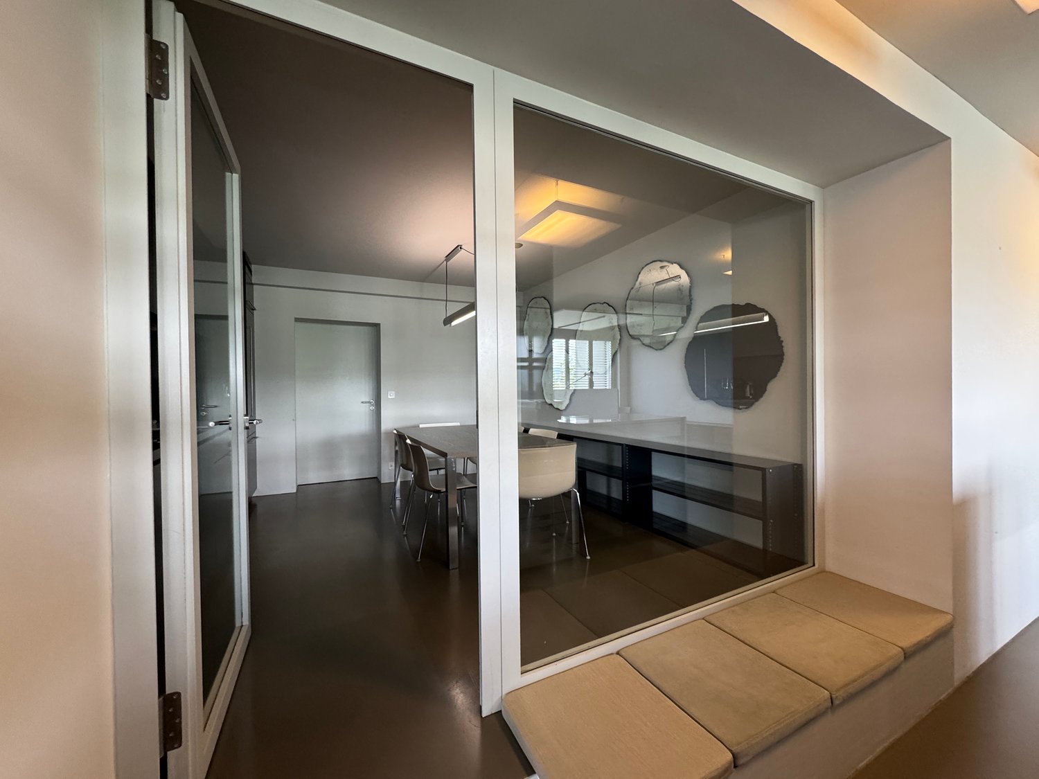 212m² office