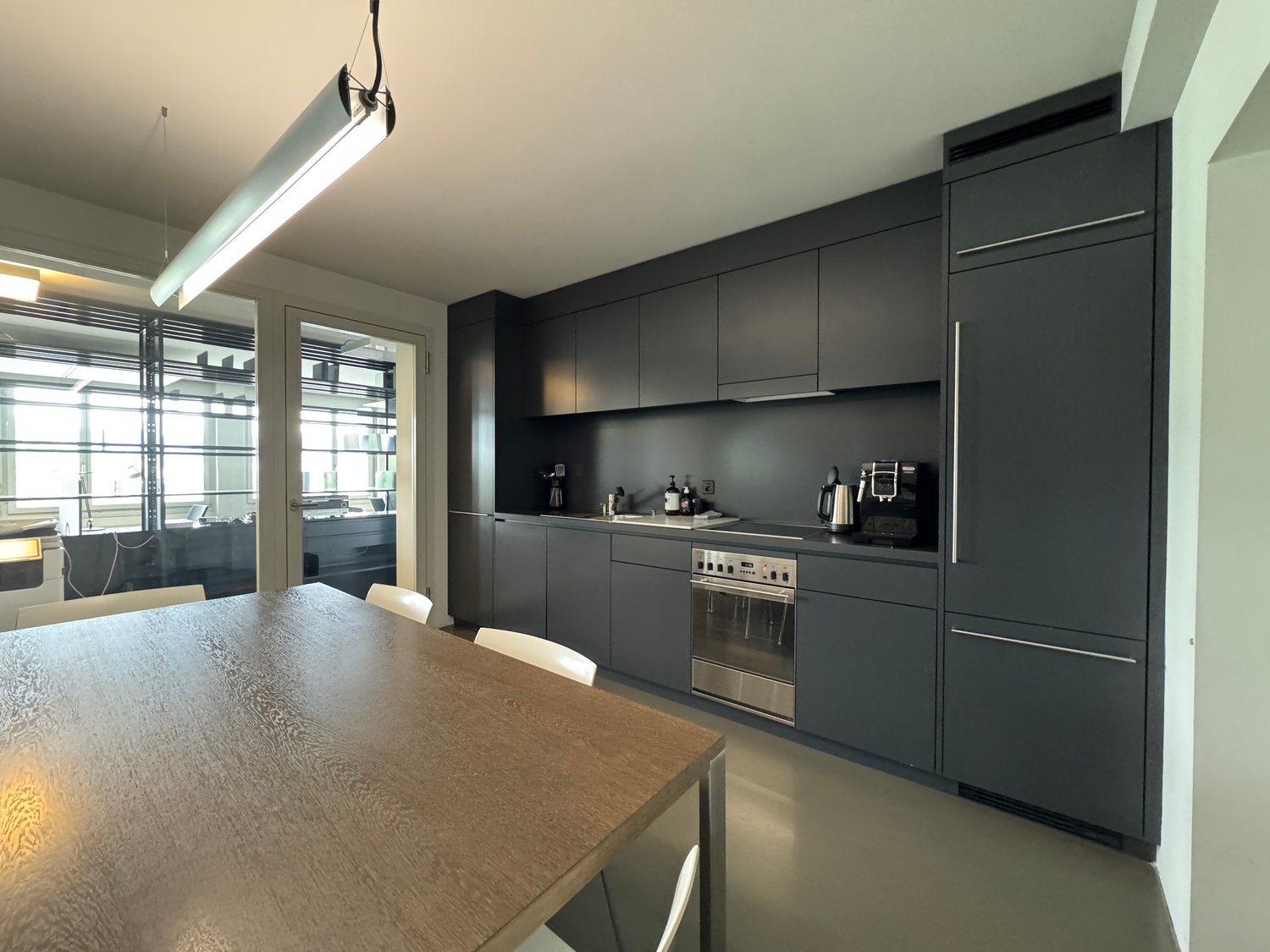 212m² office