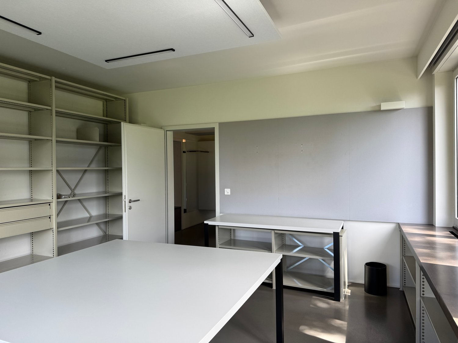 212m² office