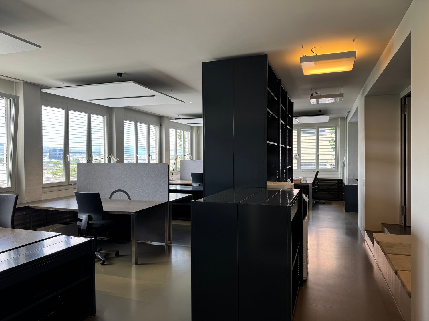 212m² office