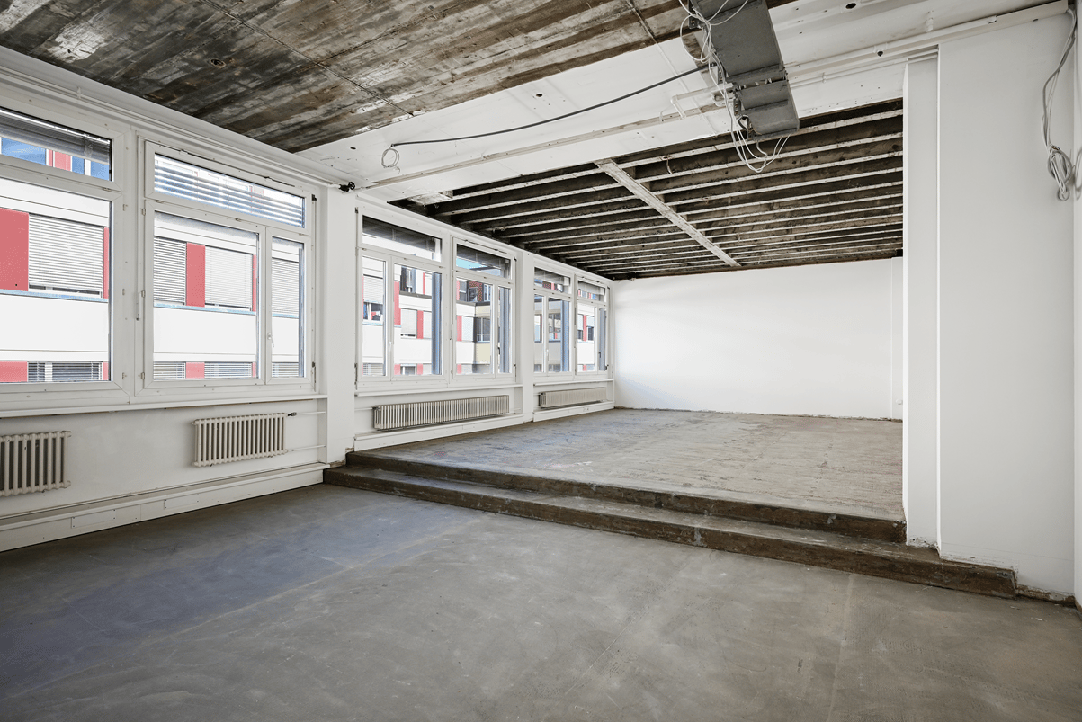371m² office