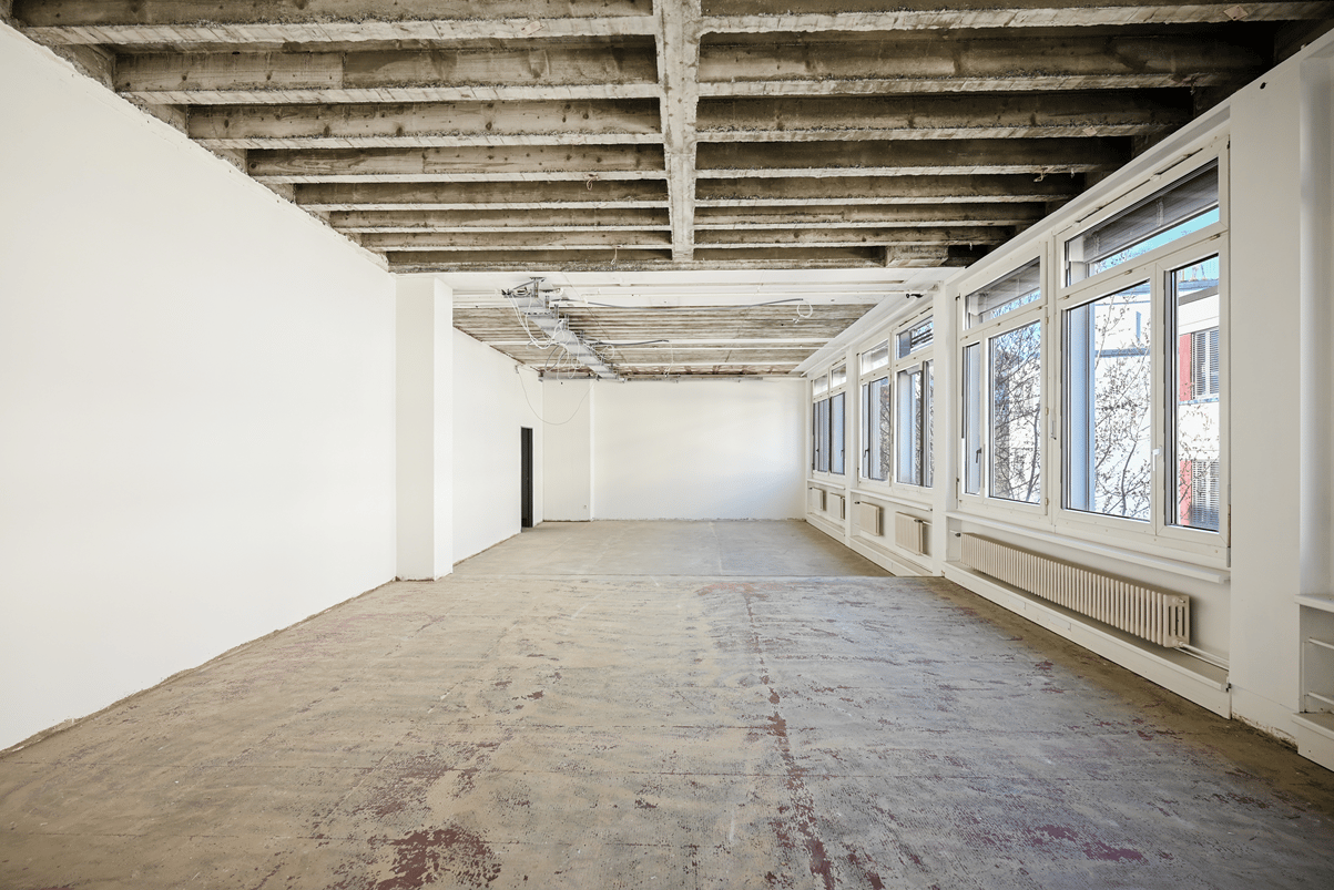371m² office