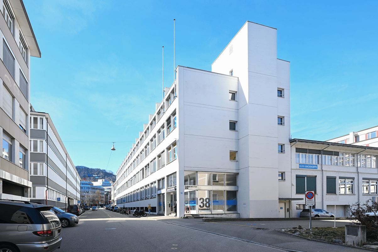 371m² office