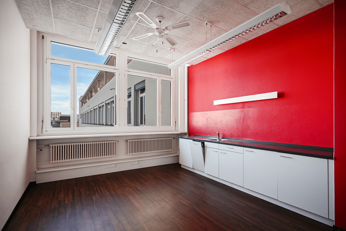 371m² office