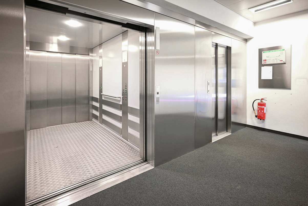 371m² office