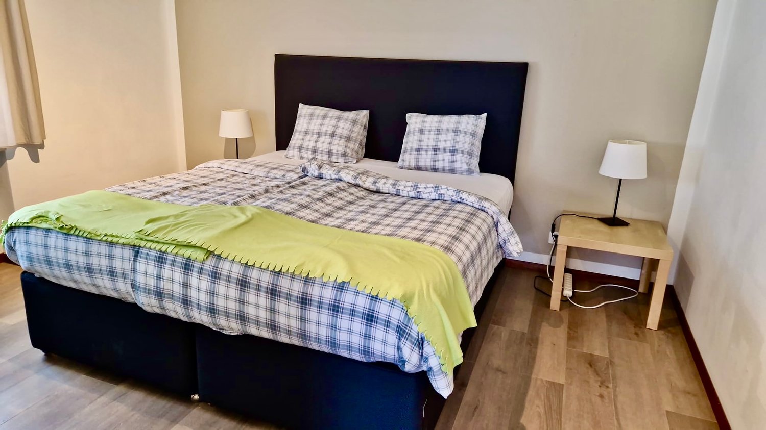 1 room single room