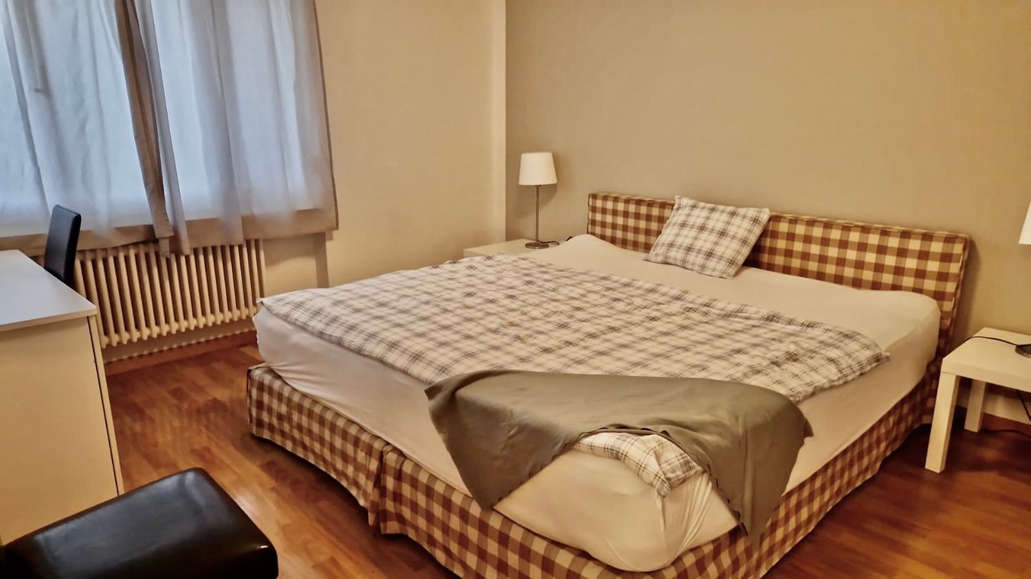1 room single room