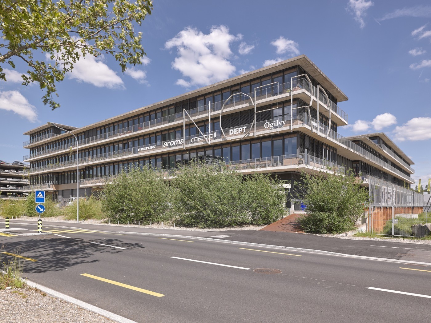 75m² office