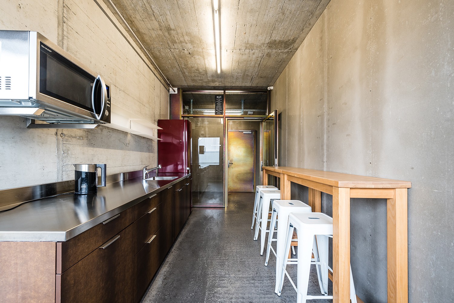 75m² office