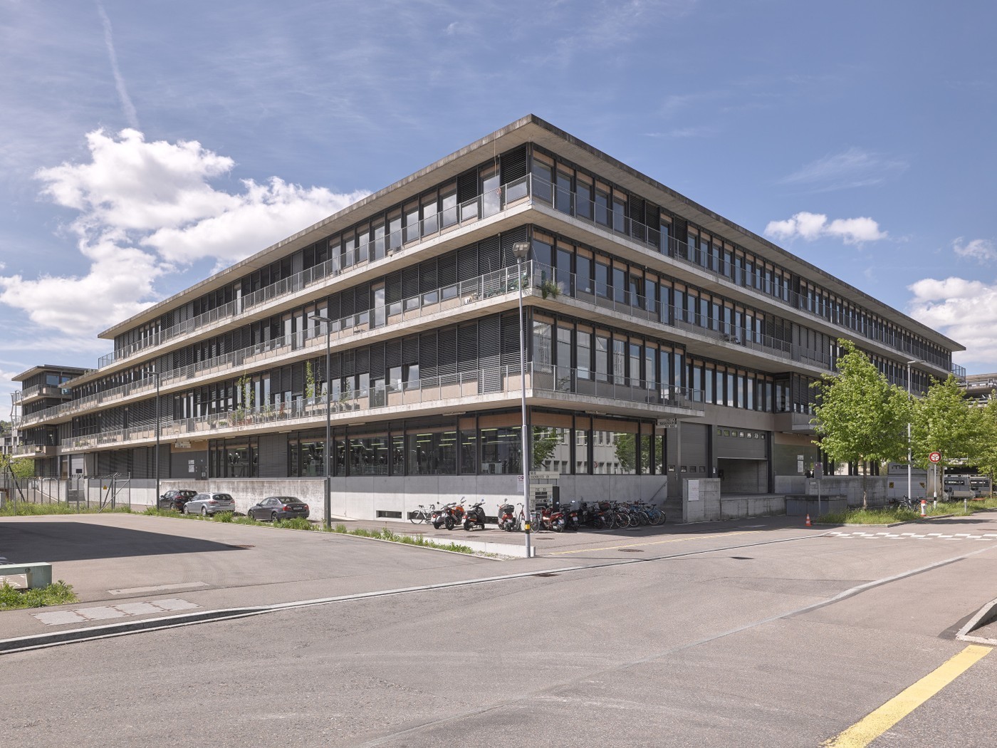 75m² office