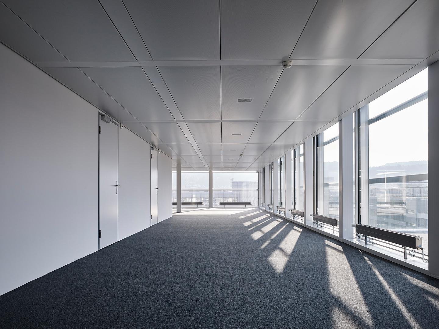 479m² office
