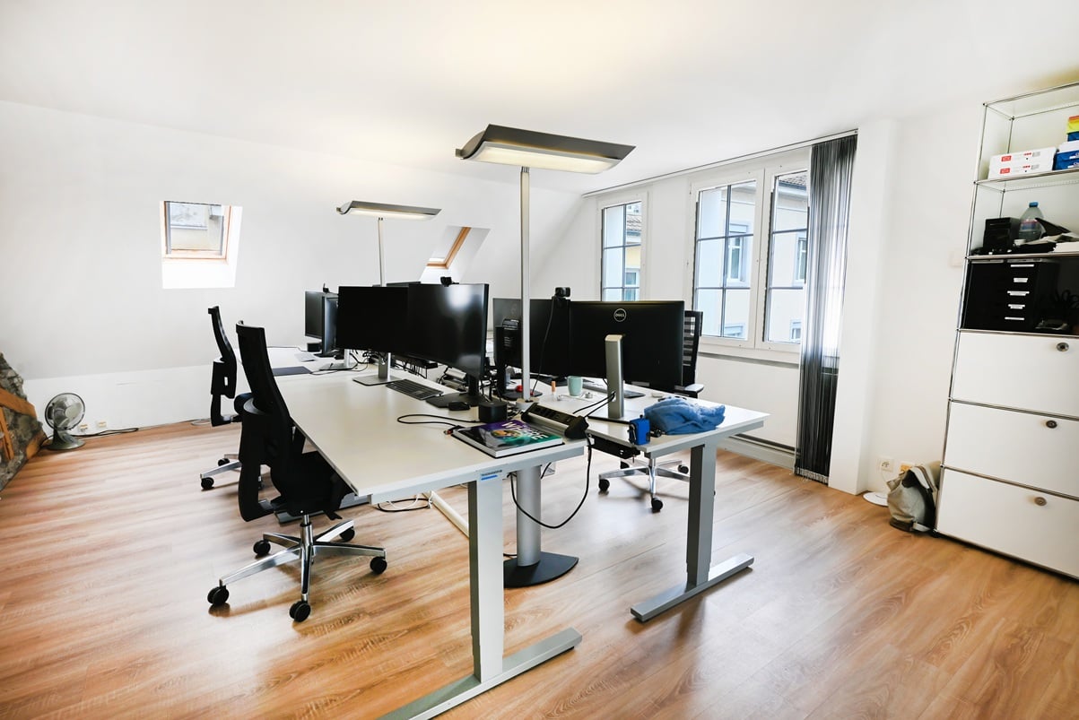 260m² office