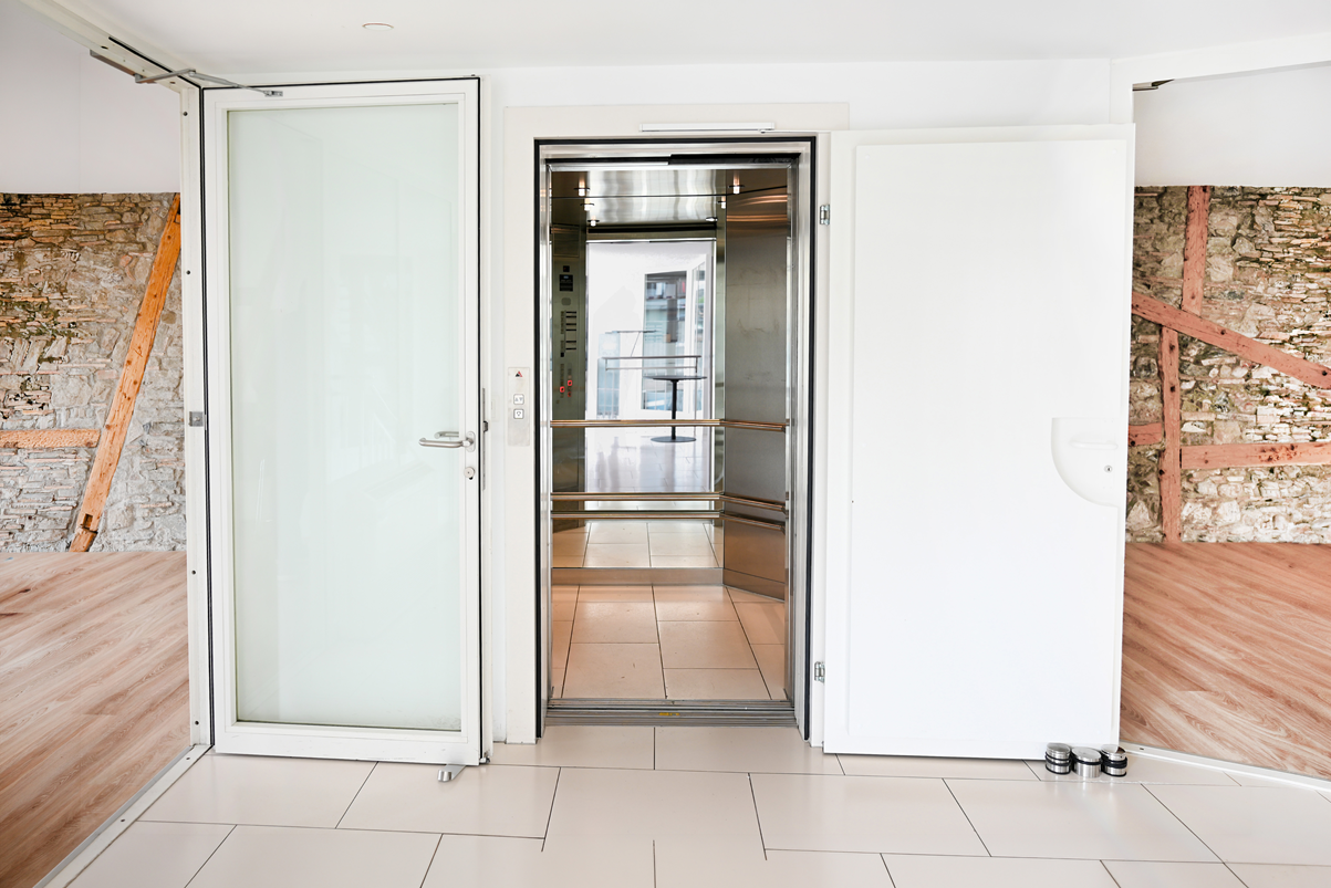 260m² office