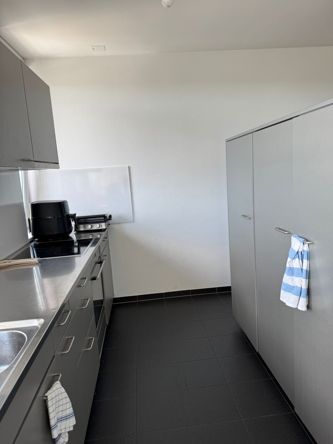 Glatttalstrasse 102, 8052 Zürich - CHF 1200 incl. utilities per month