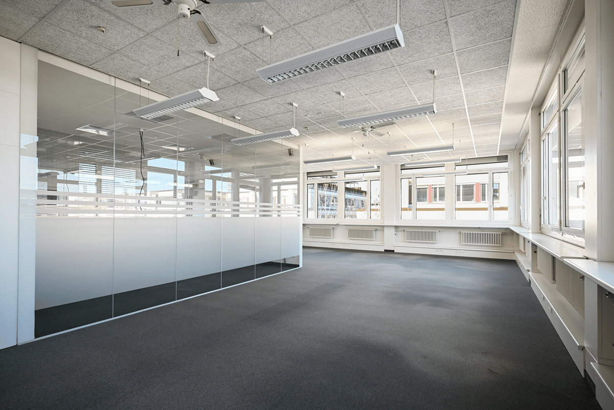 638m² office