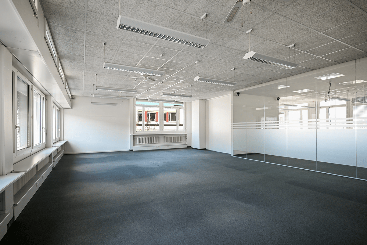 638m² office