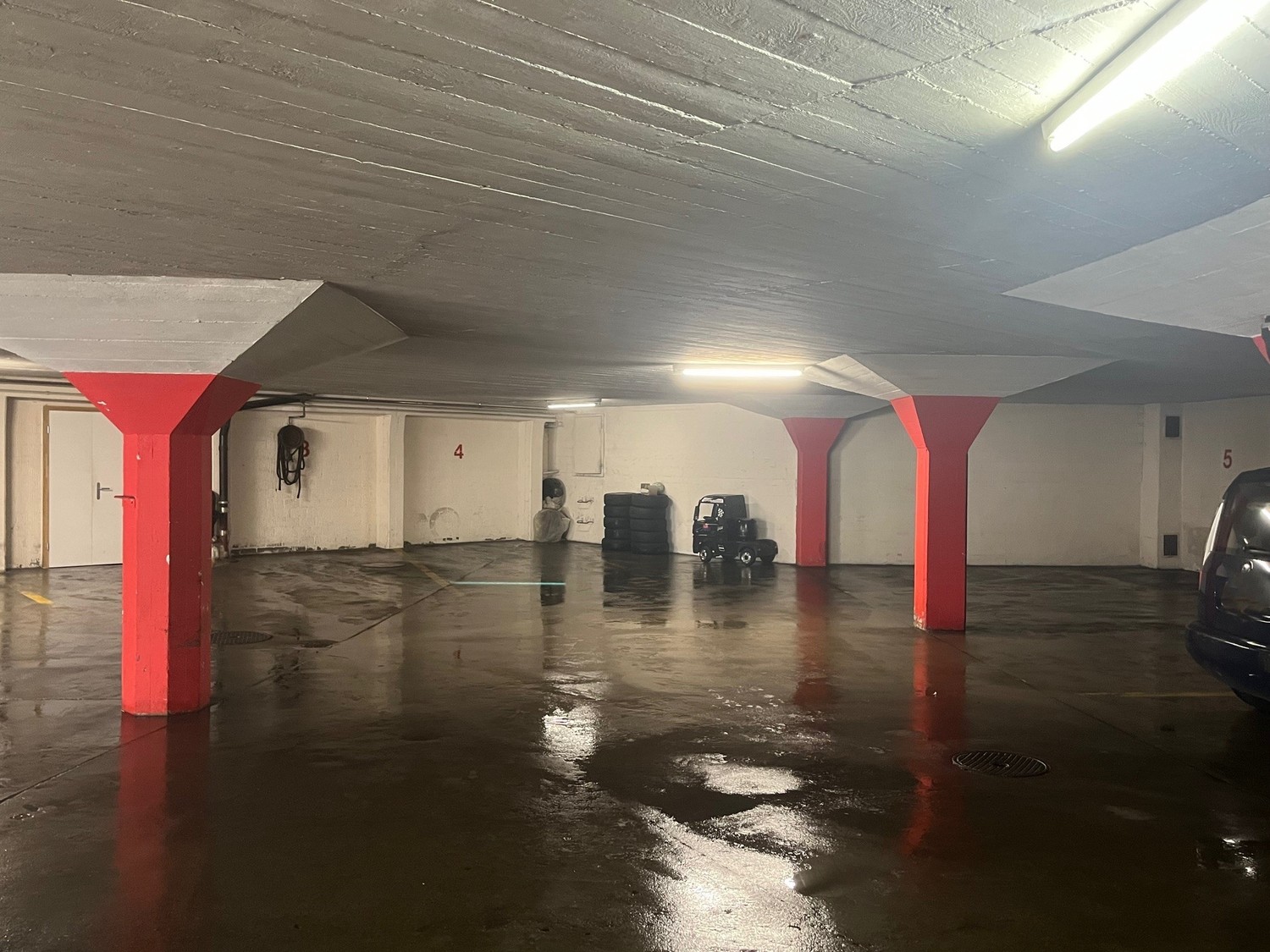 Underground slot