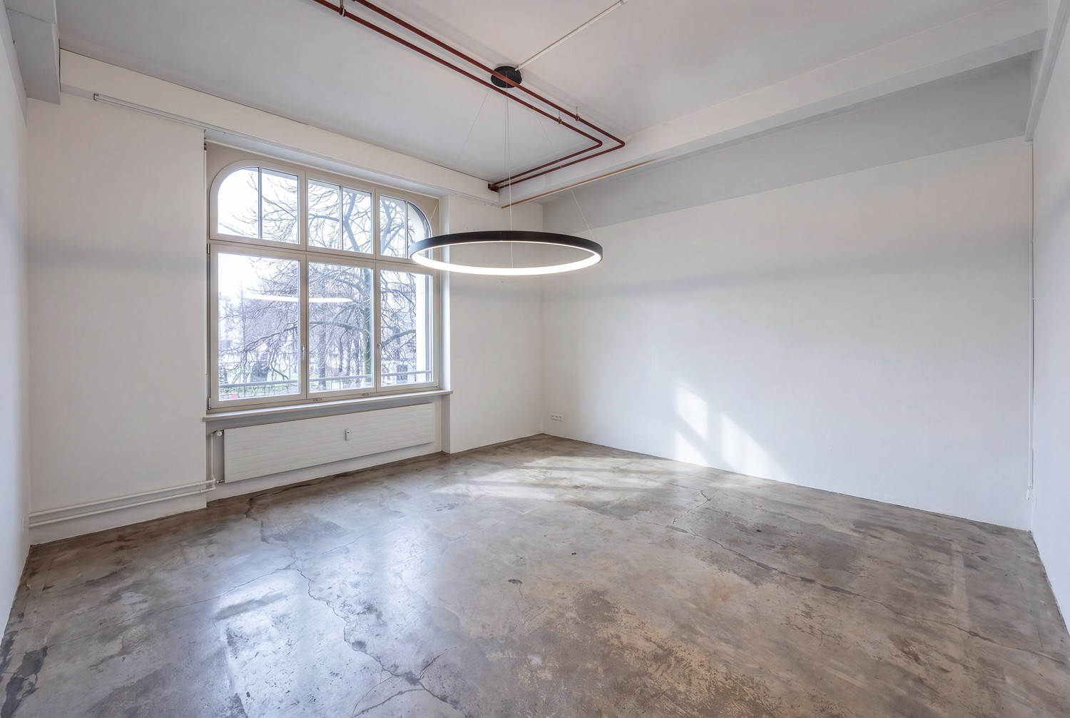 250m² office