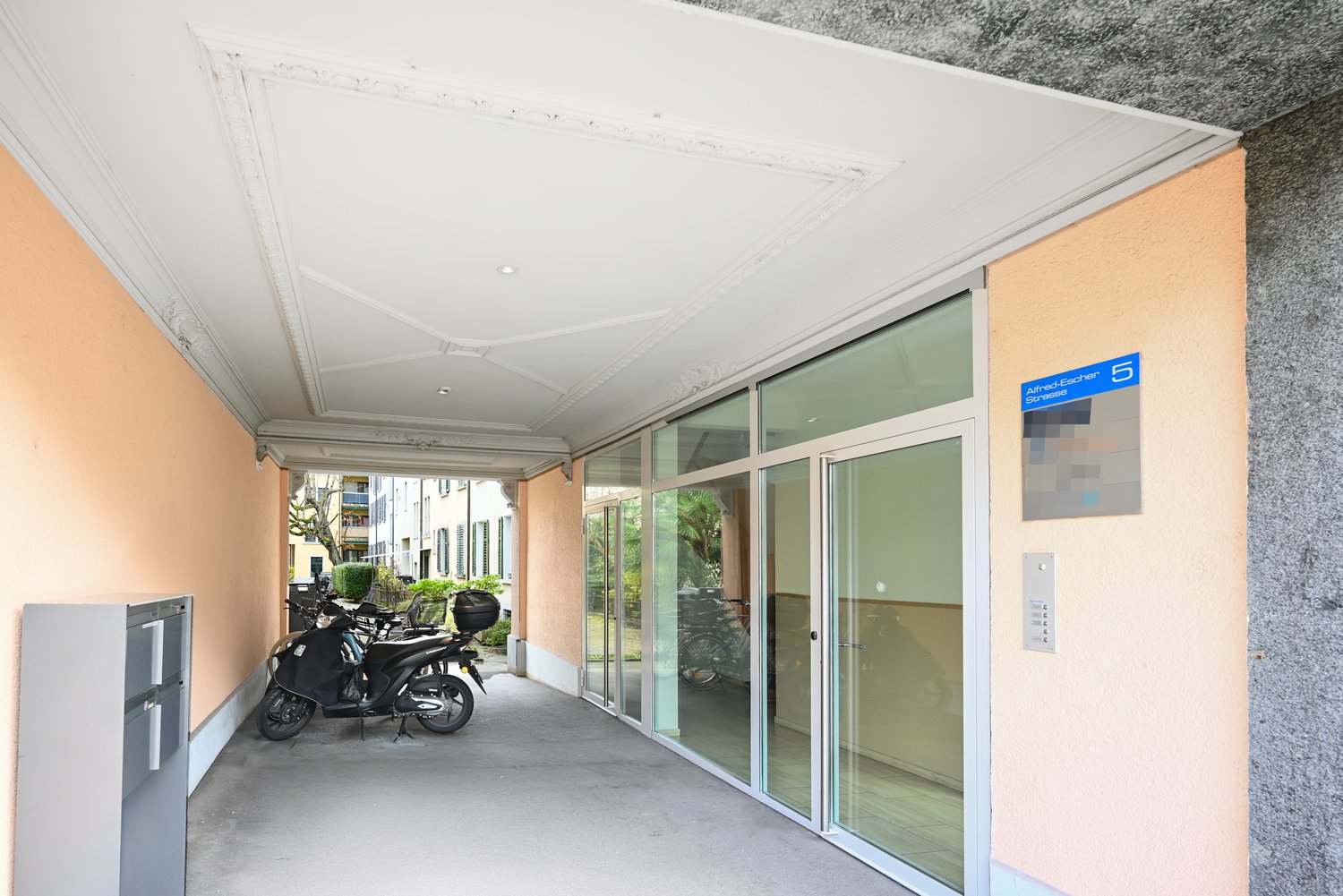150m² office