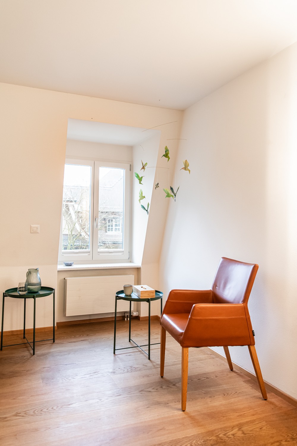14m² commercial
Commercial premises available from August – Schaffhauserplatz, Zürich: Due to a short-term change of tenant, a practice room in the Yotree Yogastudio will become available at the beginning of August.
Location: Central at Schaffhauserplatz, good public transport connections
Usable a