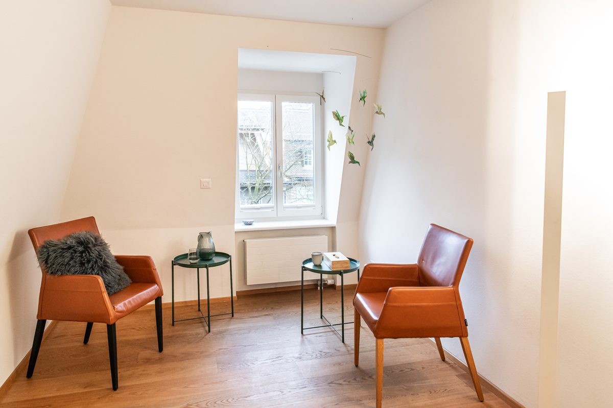 14m² commercial
Commercial premises available from August – Schaffhauserplatz, Zürich: Due to a short-term change of tenant, a practice room in the Yotree Yogastudio will become available at the beginning of August.
Location: Central at Schaffhauserplatz, good public transport connections
Usable a