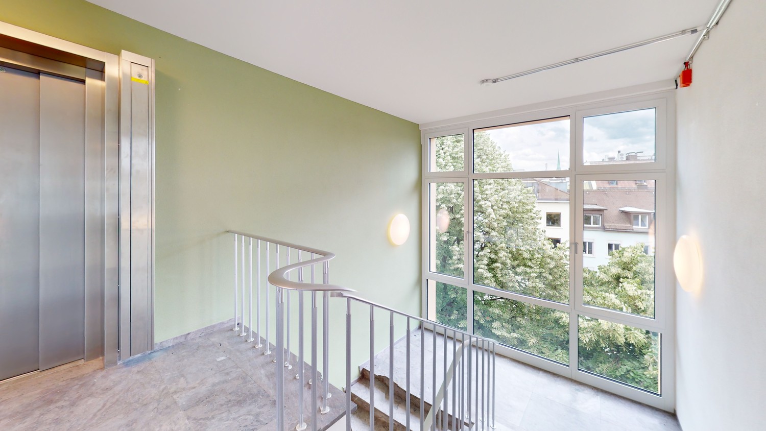 228m² office