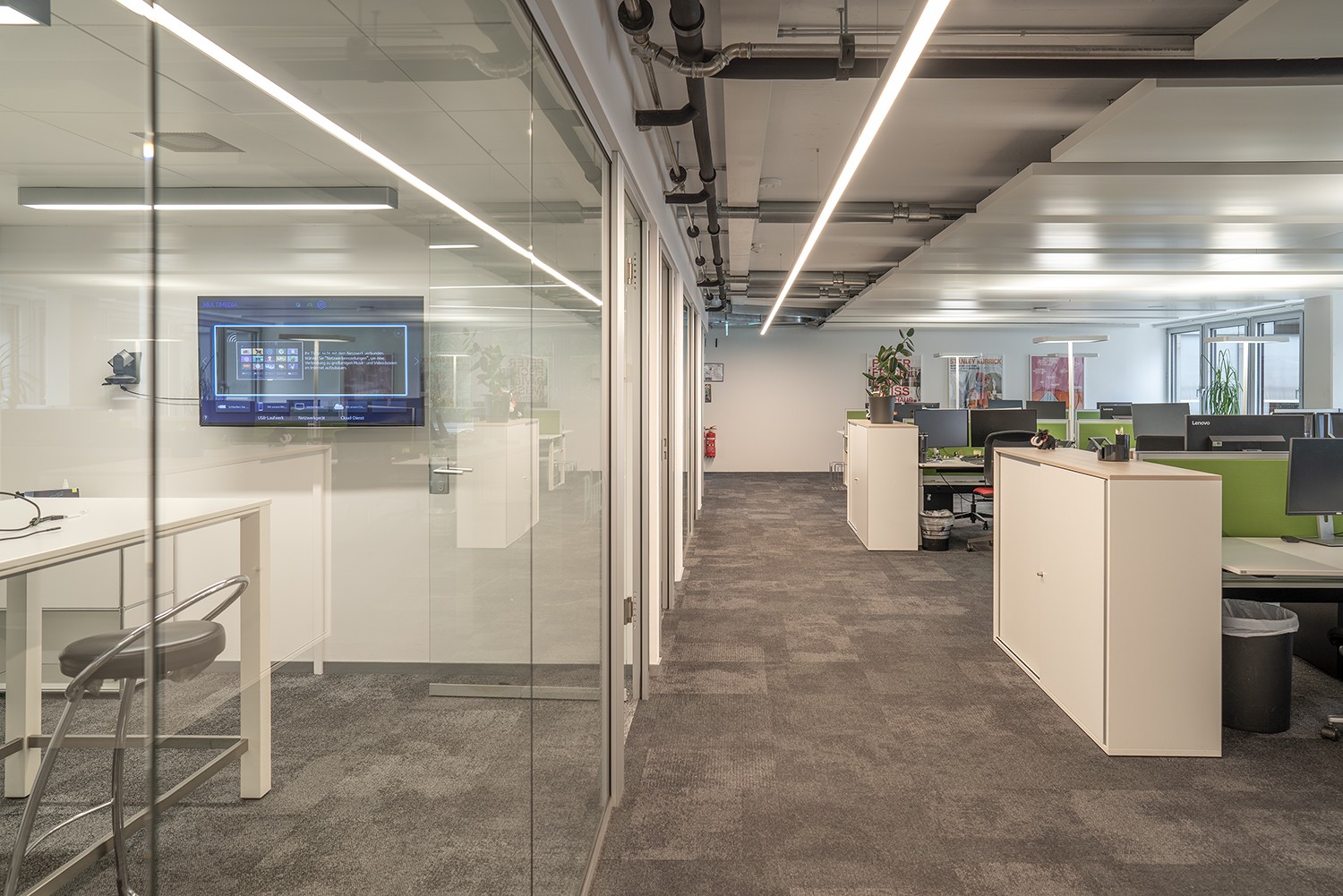 1126m² office