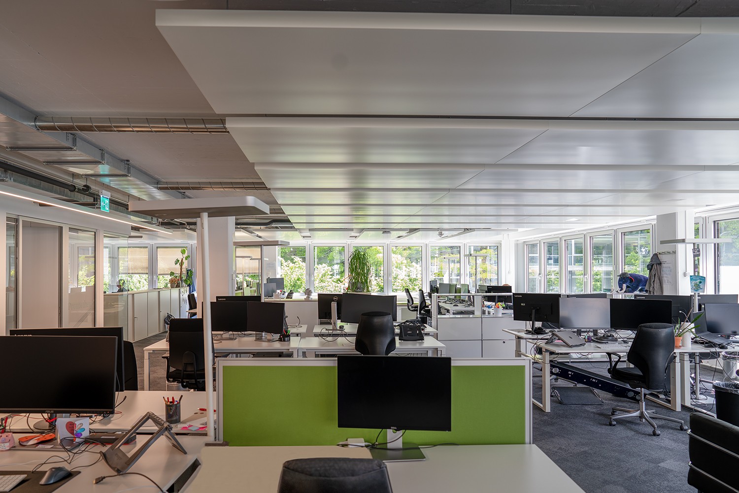 1126m² office