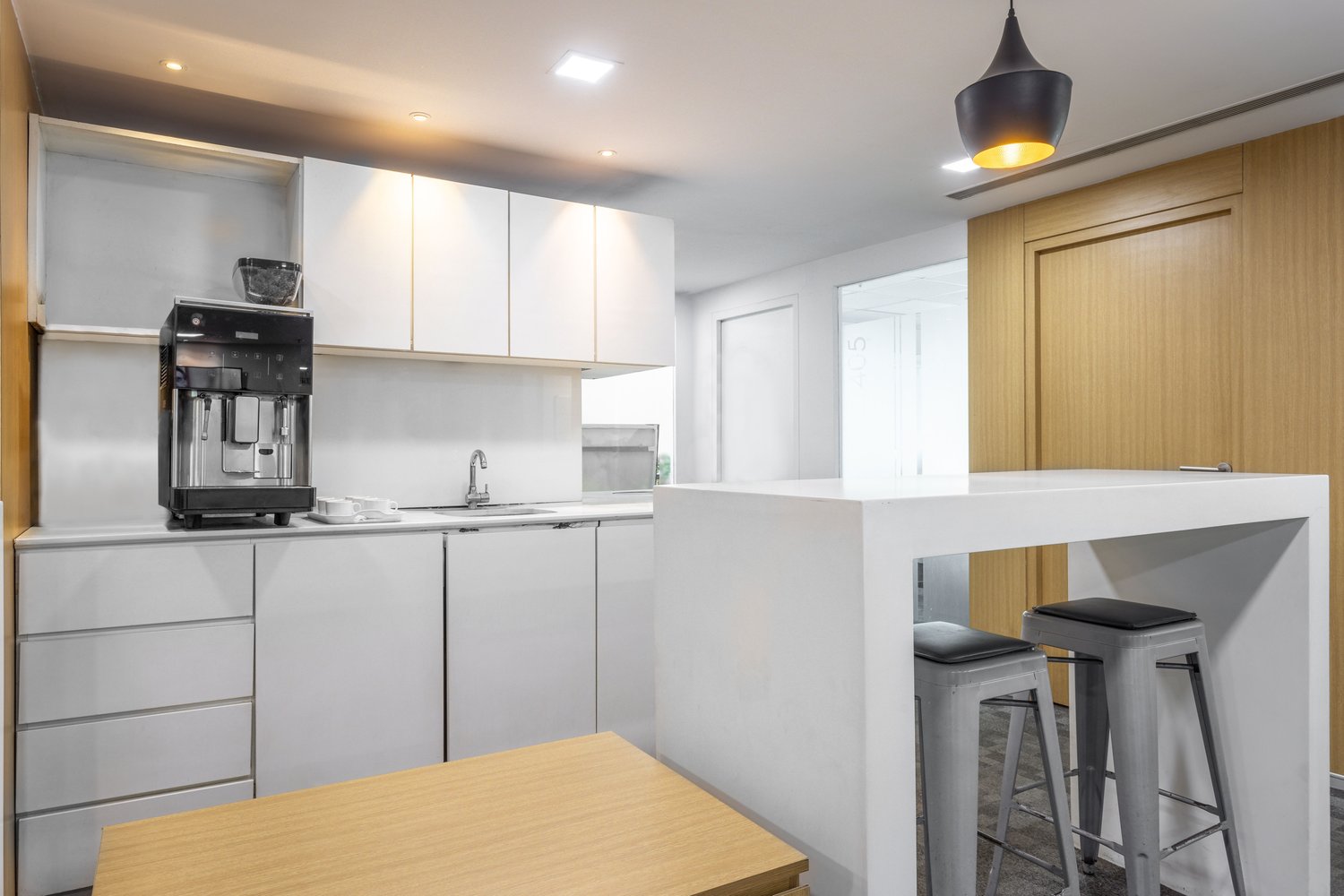60m² office