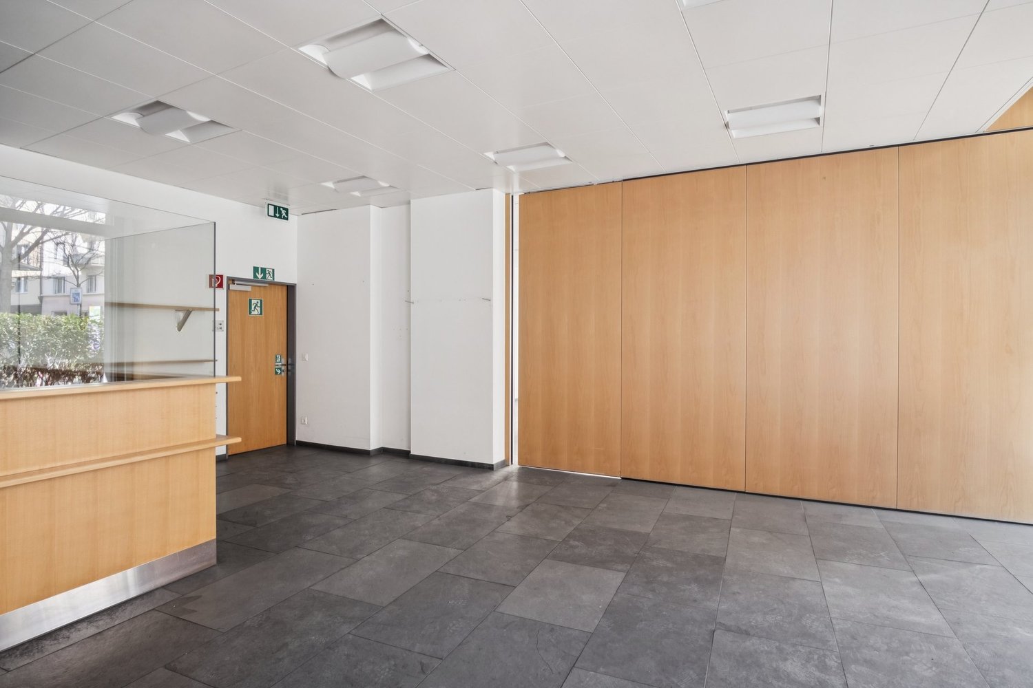381m² commercial