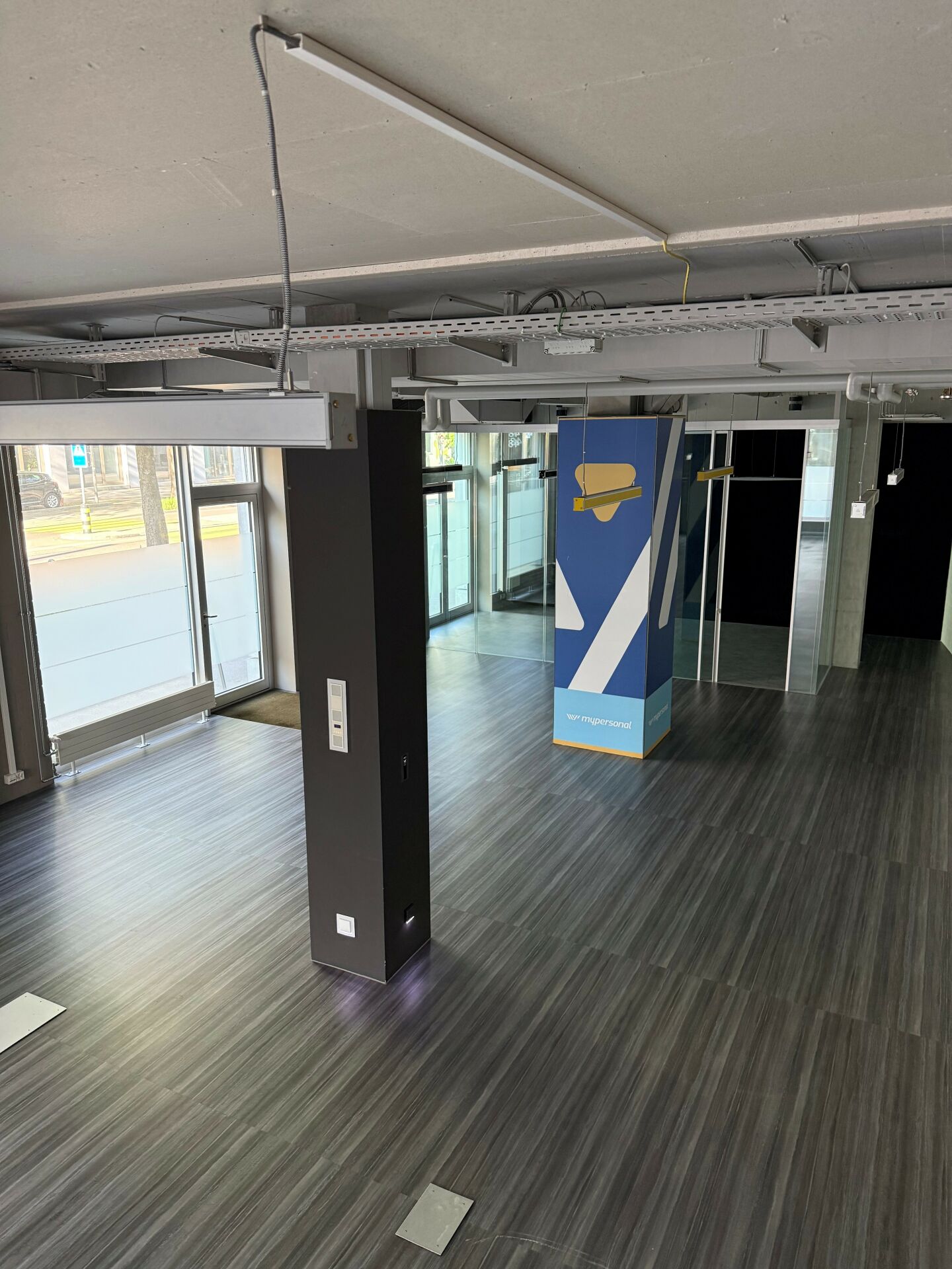 230m² commercial