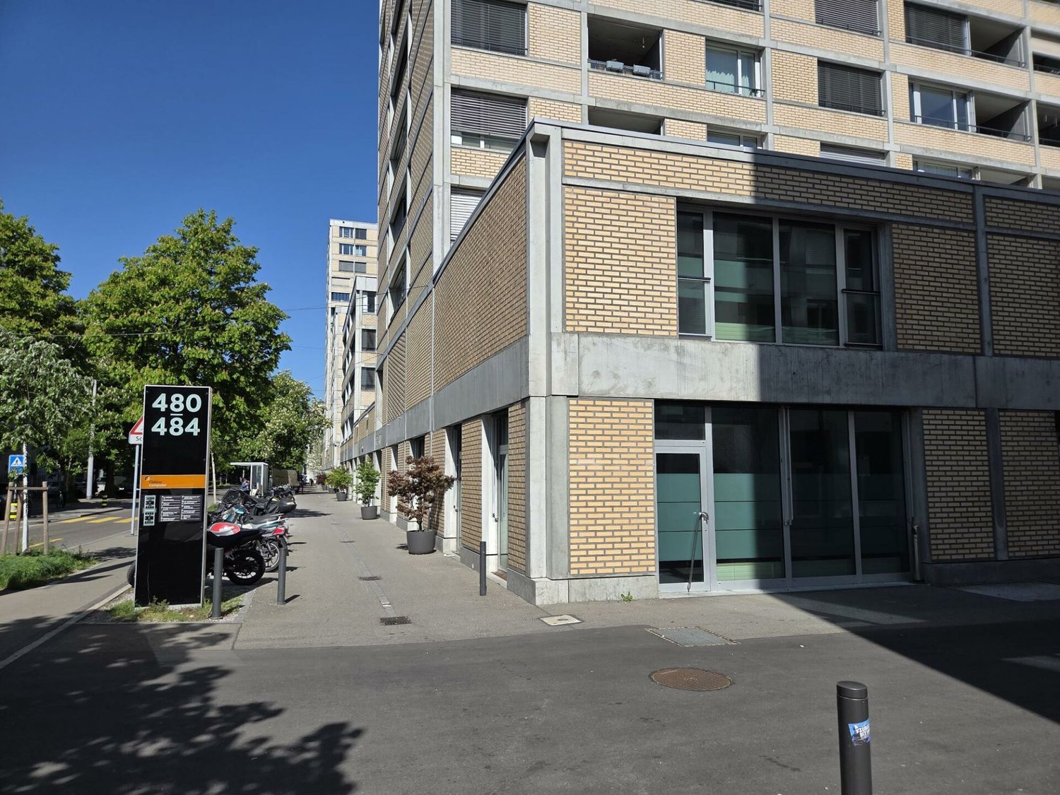 230m² commercial