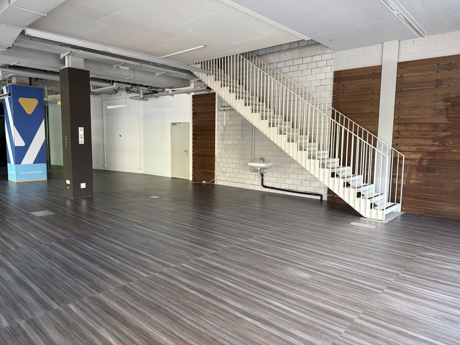 230m² commercial